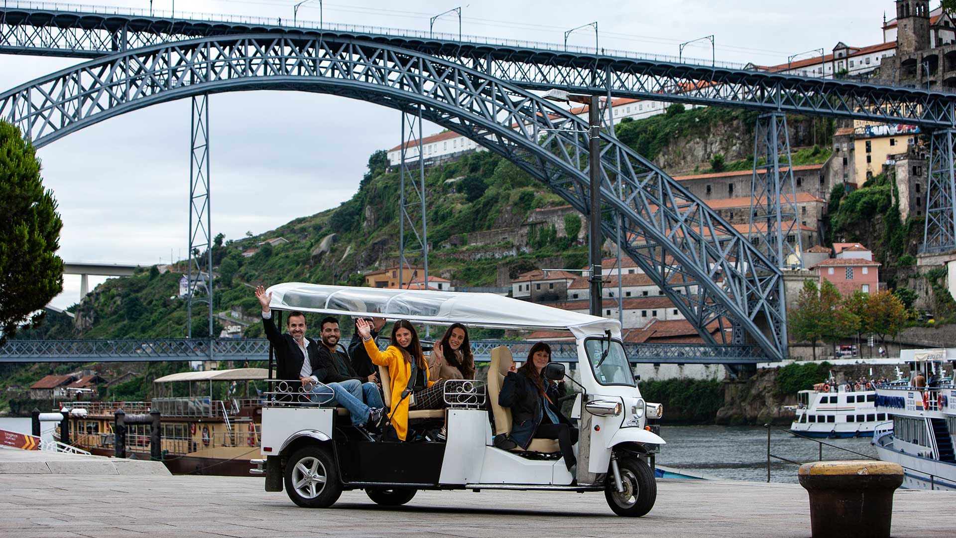 Porto Tuktuk tour - Custom tour in Porto by tuktuk