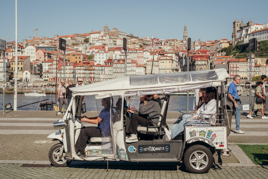 Ribeira TukTuk Experience – Porto’s Historic Quarter
